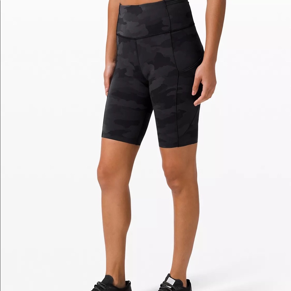 LULULEMON FAST & FREE HIGH RISE 8” SHORTS! NWT!